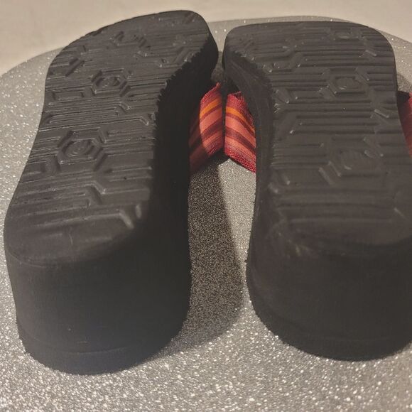 Teva Mush Mandalyn Wedge Thong Sandals Black Red Pink Striped 1000093B Size 9 - Picture 8 of 12
